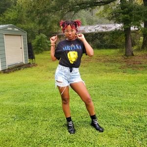 Levi Size 9 Med Hand Ripped Shorts